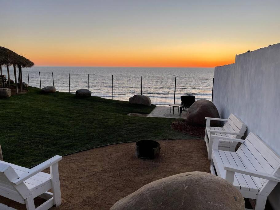 Triton'S Playhouse Beachfront Primo Tapia Exterior foto